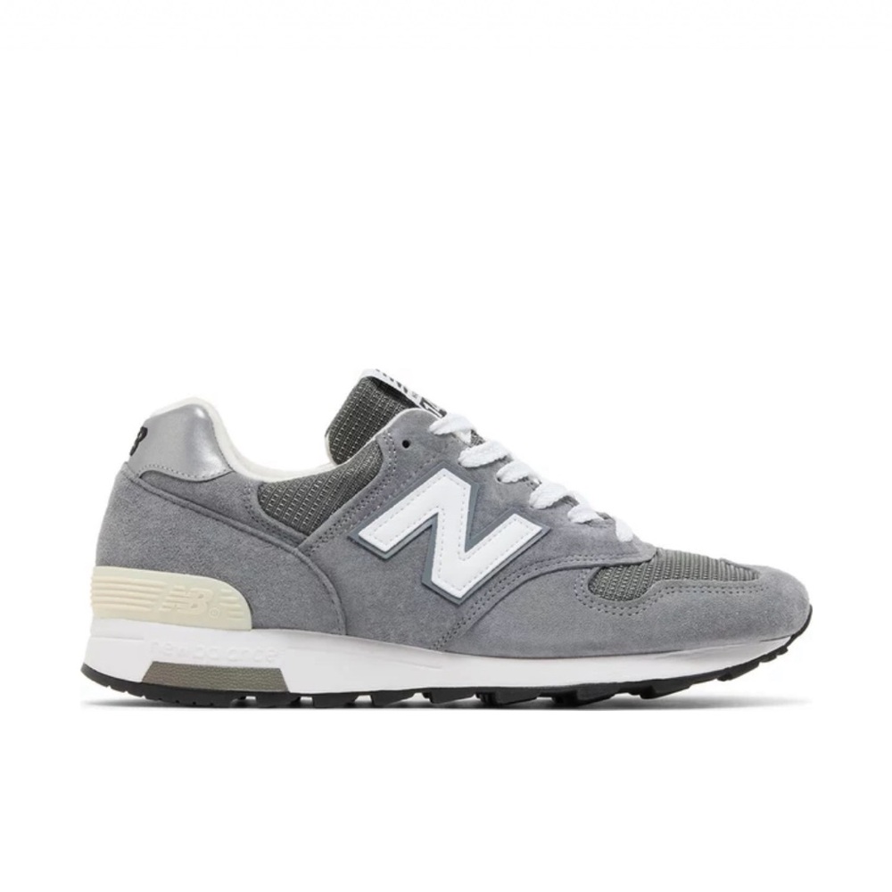 New Balance 1400 sneakers